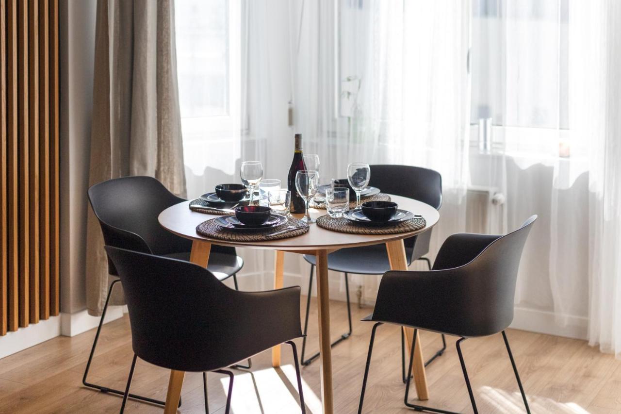 Stylowy Apartament Z Pieknym Widokiem Na Miasto Варшава Экстерьер фото